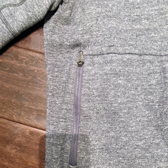 Grey Men's Lululemon Zip Up - Picture 4 of 6